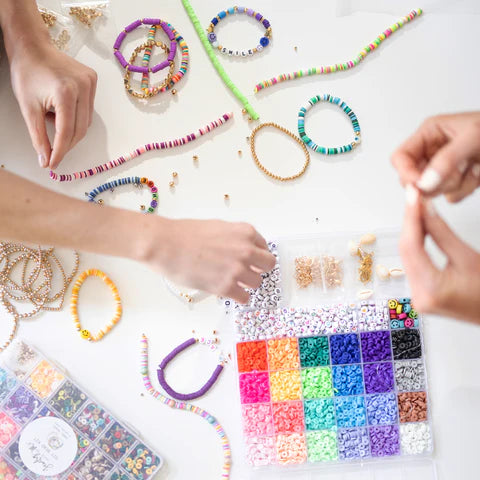 Explore Knotting Techniques for Bracelet-Making Mastery