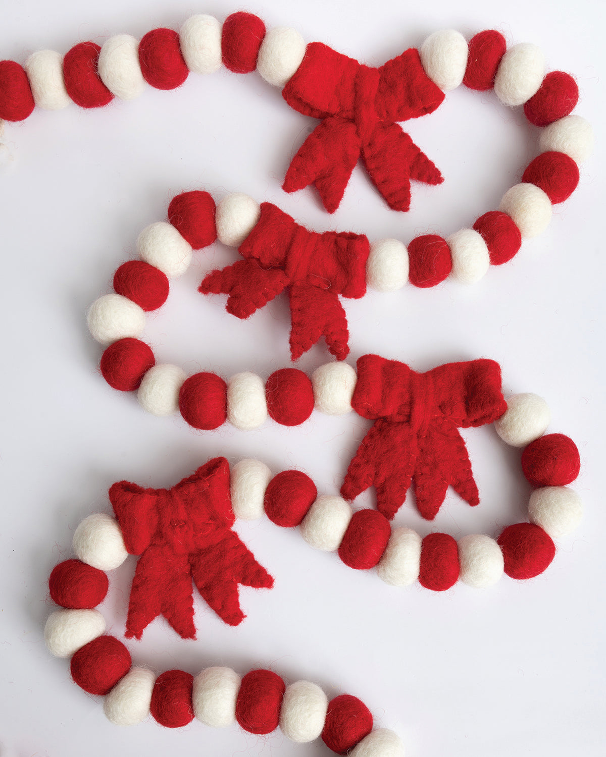 Red Bow Felt Garland