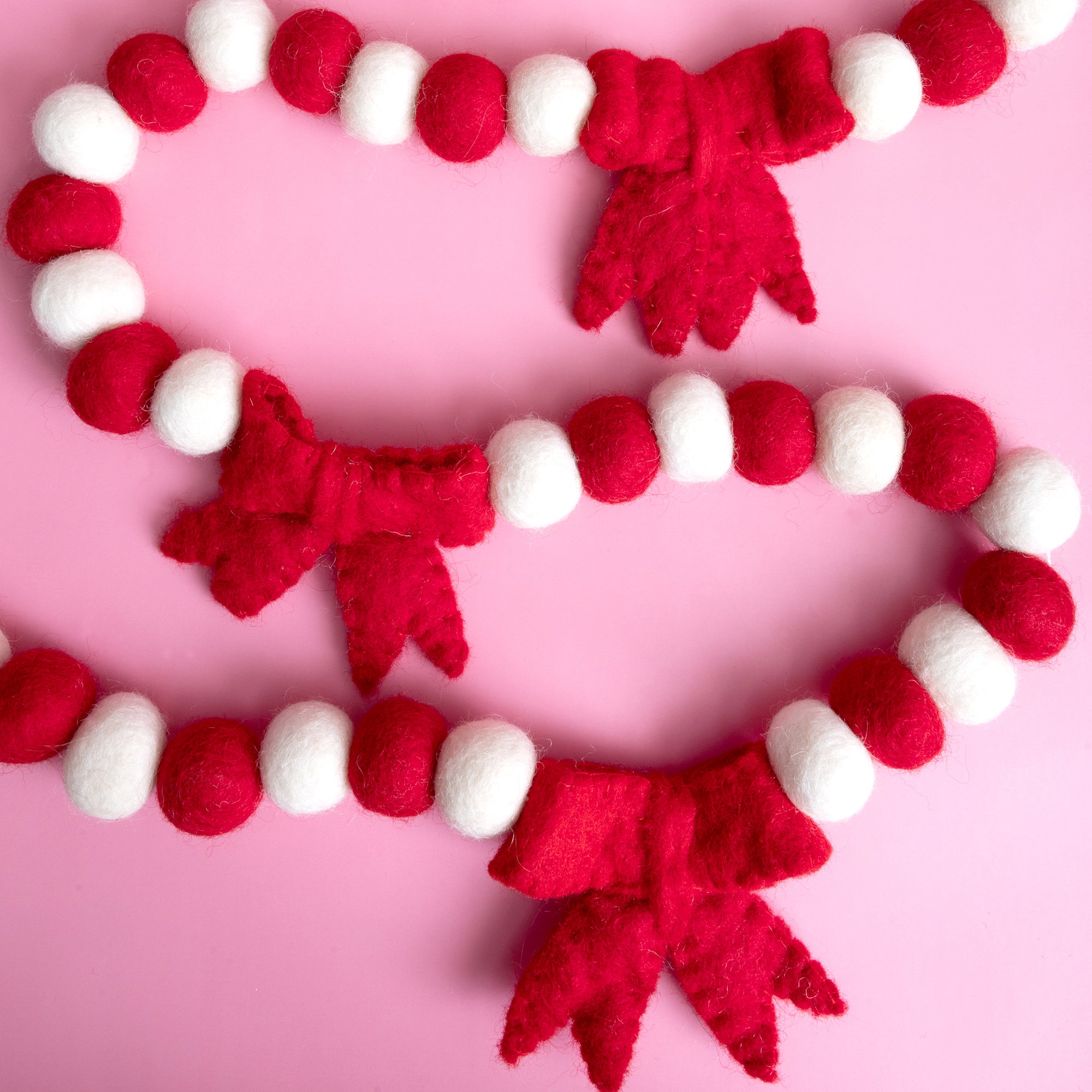Red Bow Felt Garland