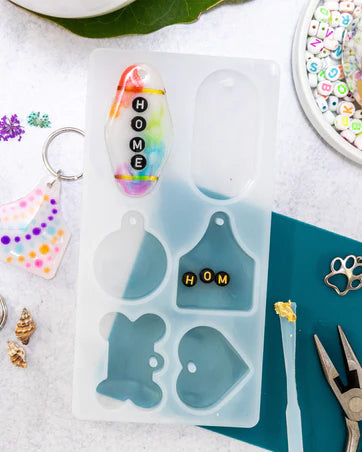 Getting Started with Resin Jewelry: A Beginner's Guide