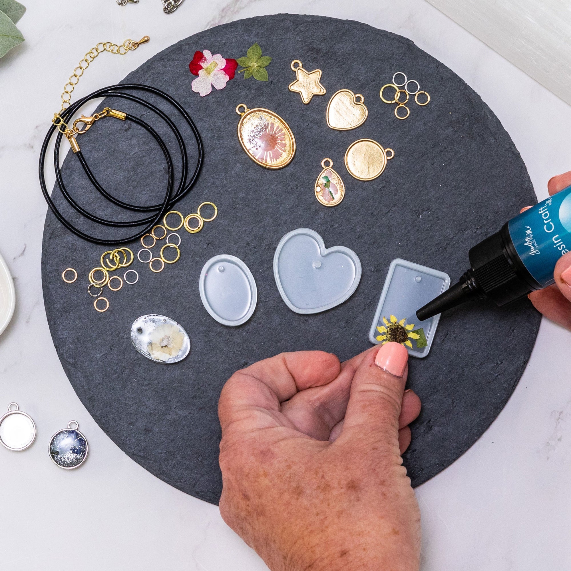 Craft the Holidays in Style: DIY Resin Earrings Made Easy