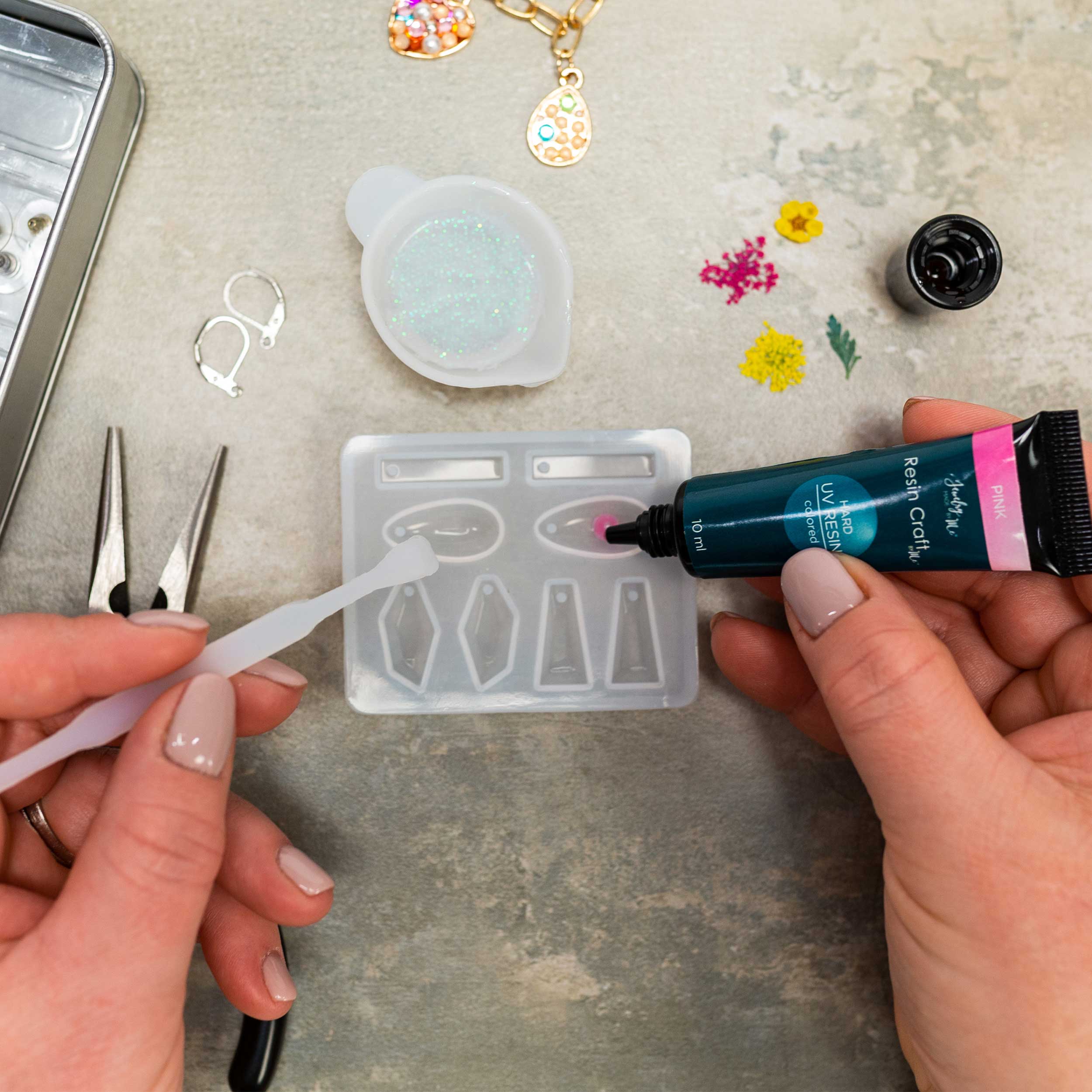 Layering Resin for 3D Effects and Depth in Jewelry β Jewelry Made by Me