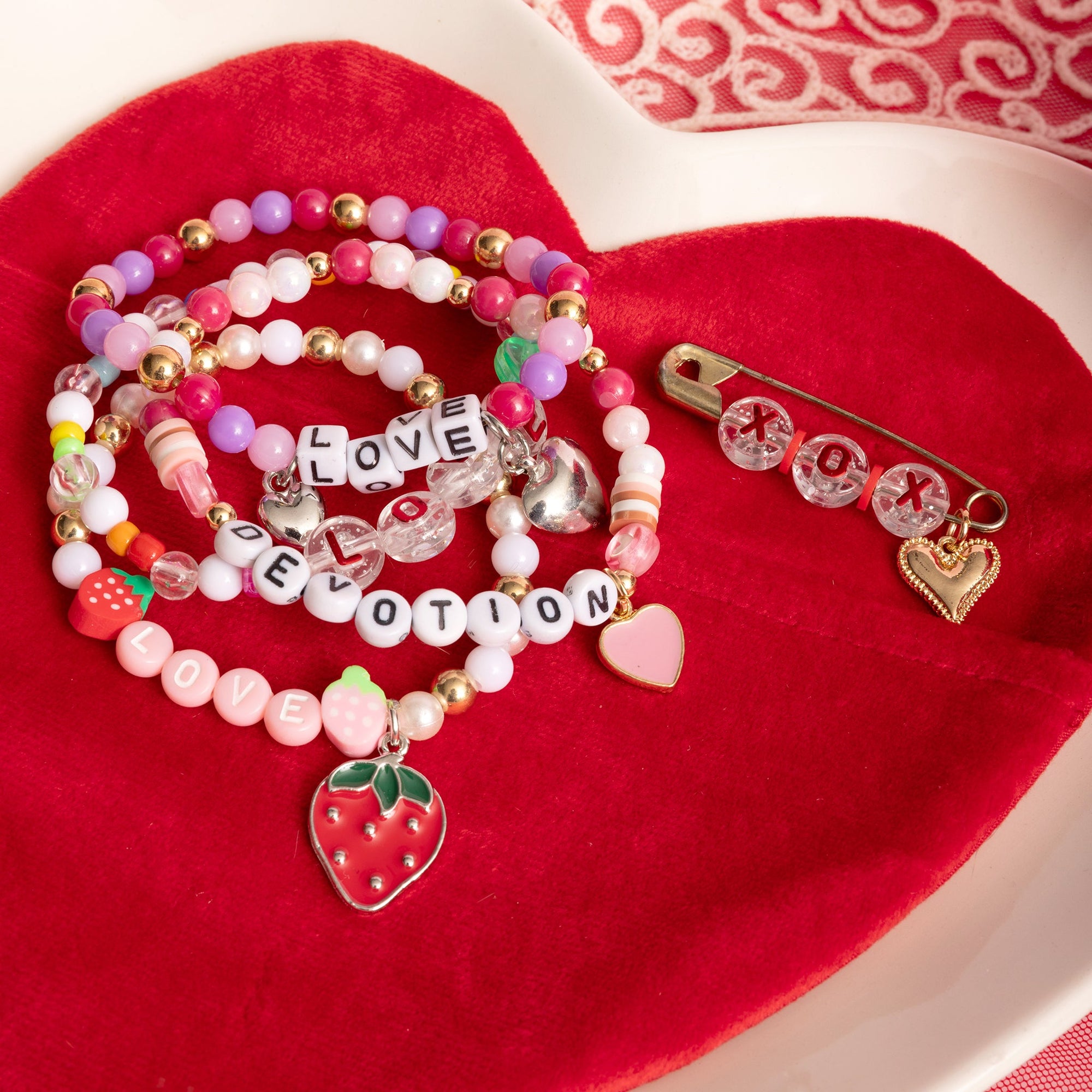 5 Easy Steps to Make a Heart-Themed Bracelet for Valentine's Day