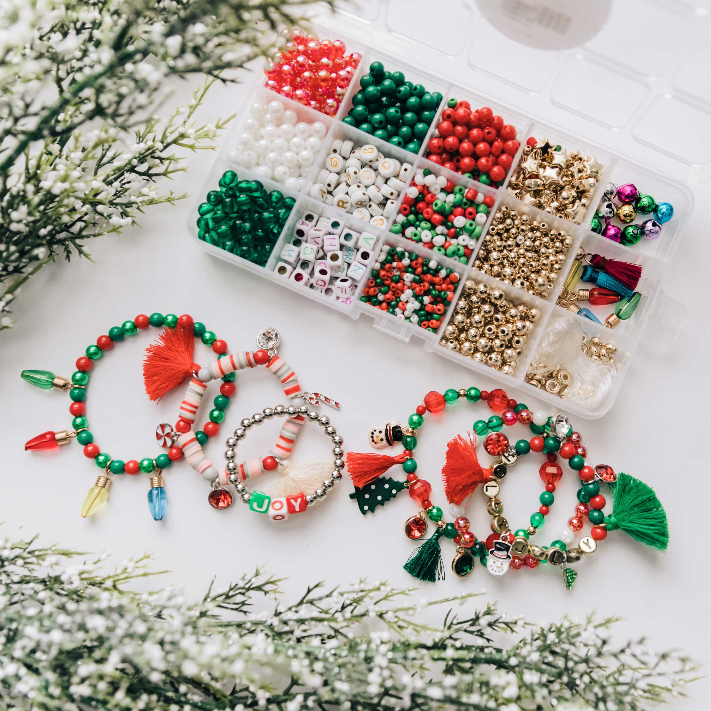 Jewelry Made By Me DIY Bead Kit HOLIDAY in Christmas Tree-shaped Plastic  Case